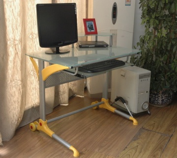 COMPUTER TABLE