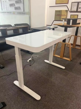 Lifting desk