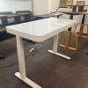 Lifting desk